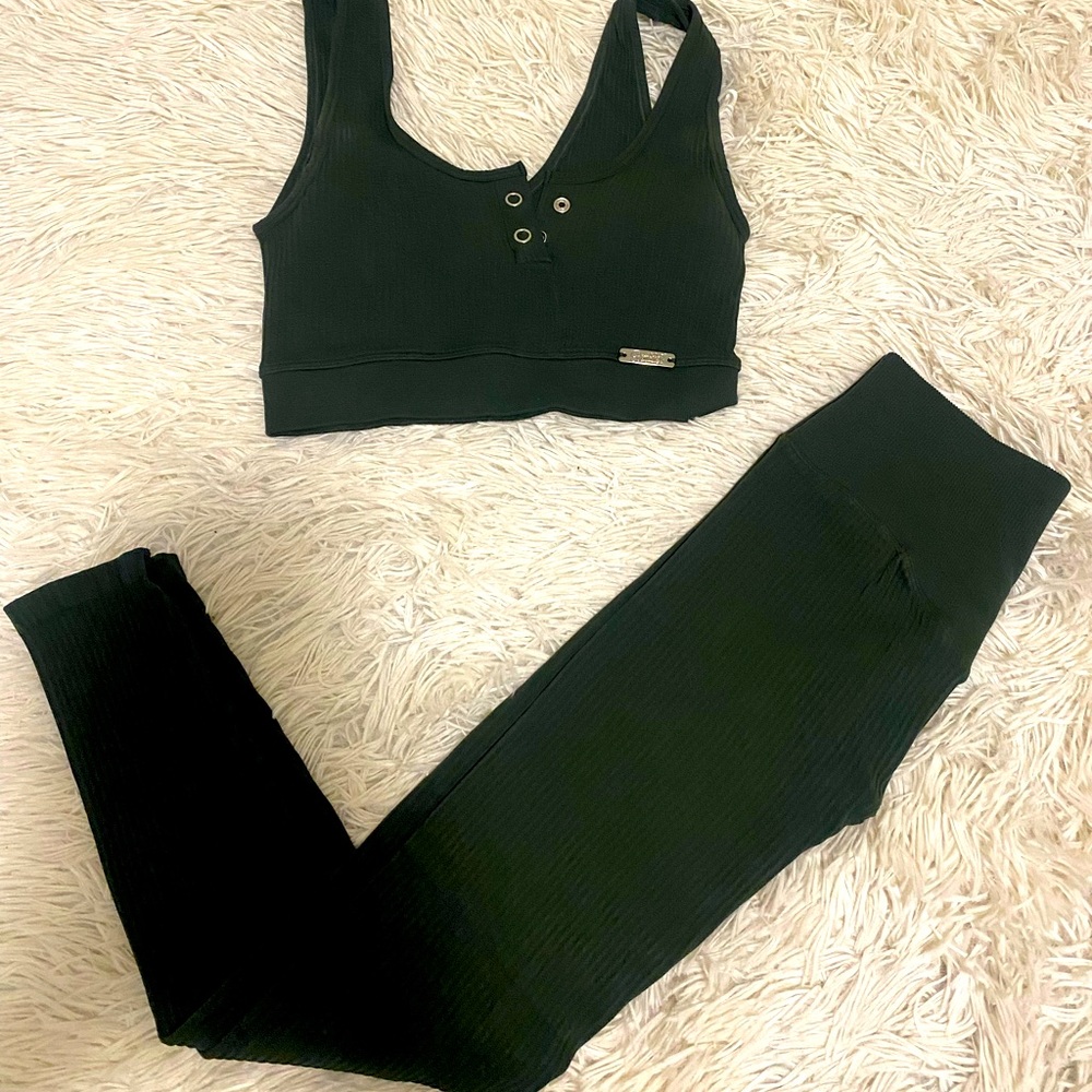 Green ribbed set